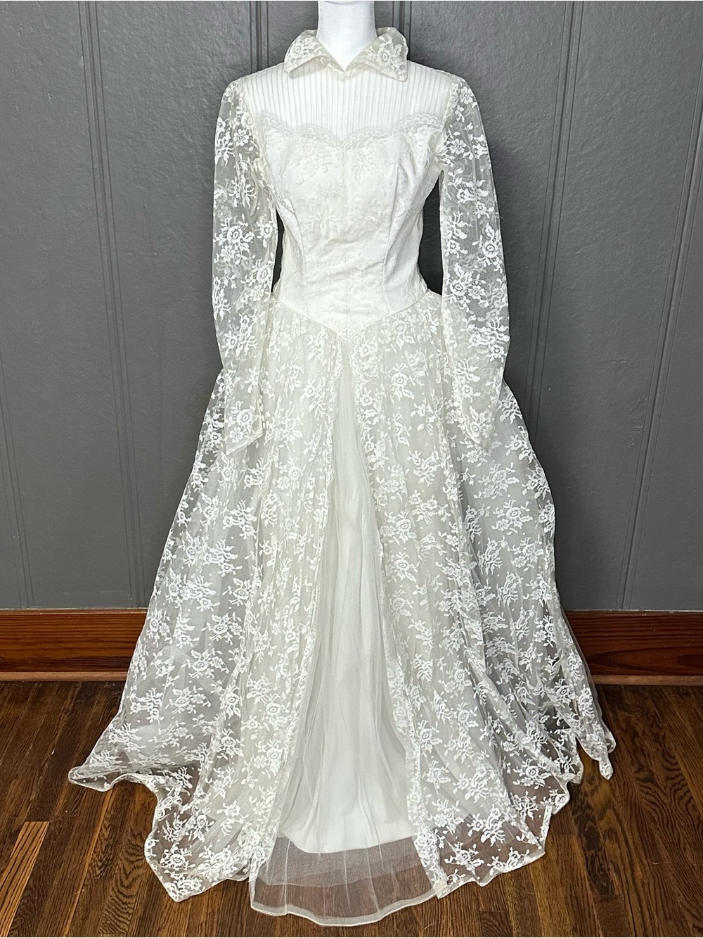 Vintage 50s White Lace Wedding Dress